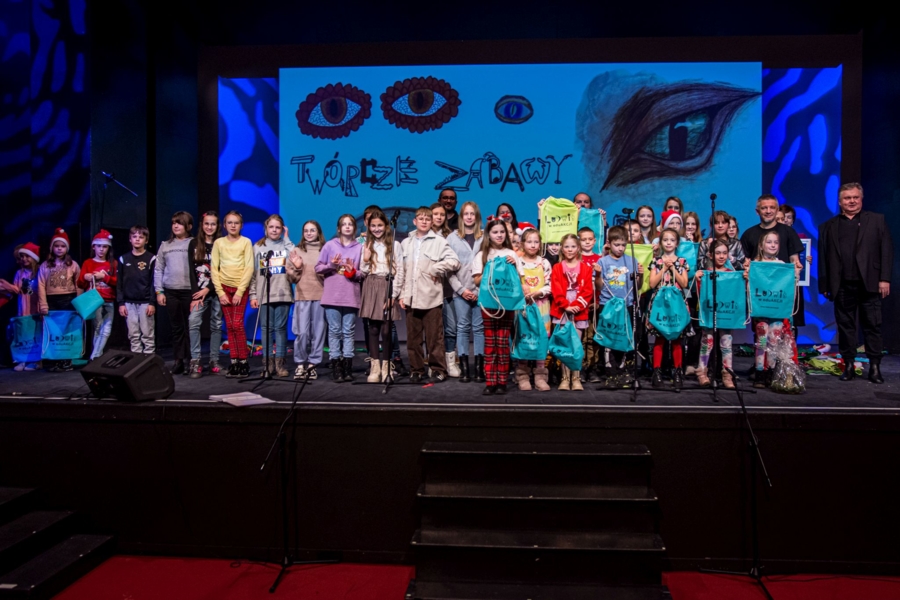 Finałowy pokaz drugiego zespołu, biorącego udział w projekcie edukacyjnym „Ludwiś w eduAKCJI